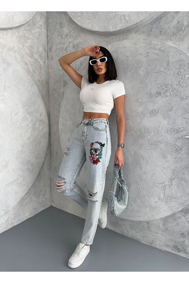 Mom Jean with Embroidery and Ripped Details