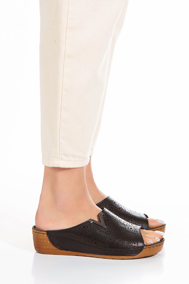 Inside Out Genuine Leather Orthopedic Wedge Sole Women's Slippers