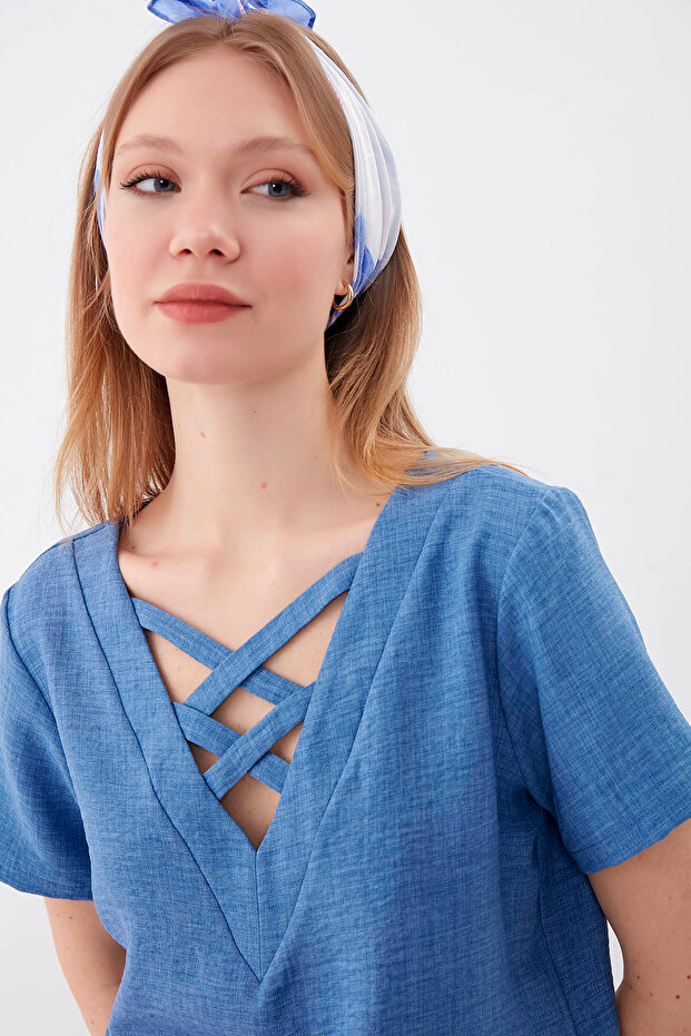 Halenka s křížovým výstřihem do V - 4