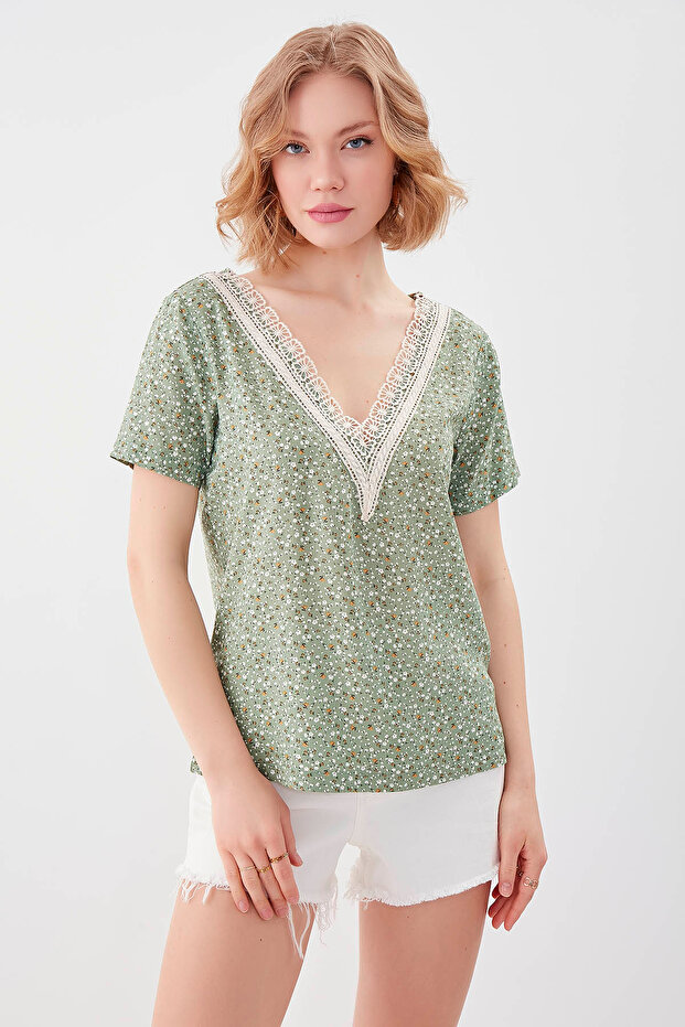 Çiçekli V Yaka Bluz - 3