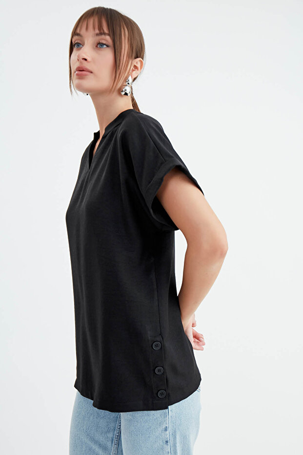 بلوزة بياقة القاضي بأكتاف منسدلة - بأزرار - 2