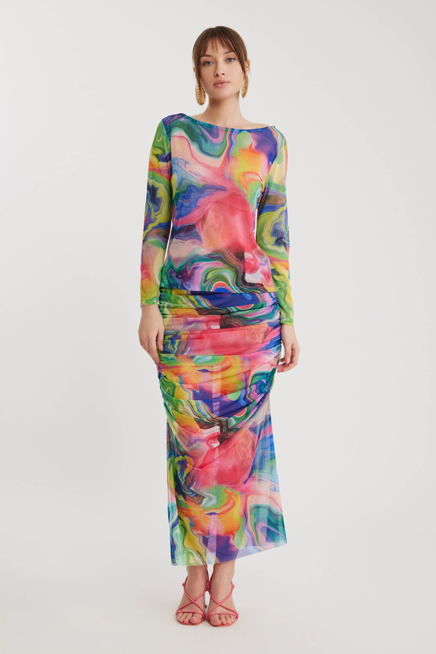 بلوزة من التول منقوشة بياقة واسعة - 1