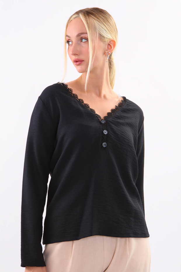 بلوزة بأزرار أمامية وأربطة على الياقة - 3