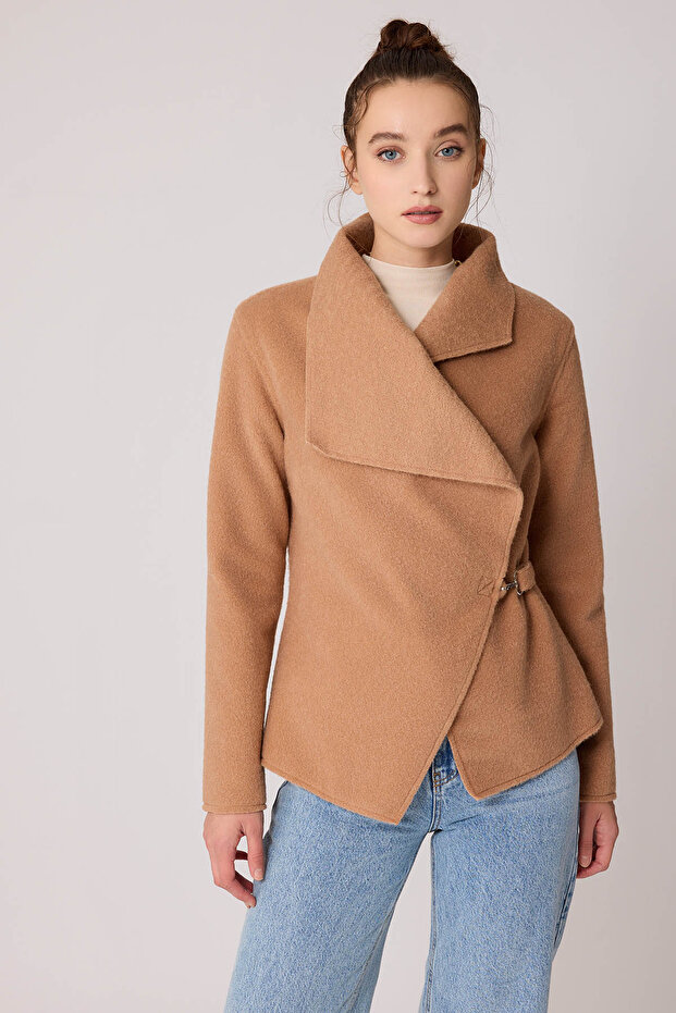 سترة قطع غير متماثلة مع ربطة عنق إكسسوارات - 2