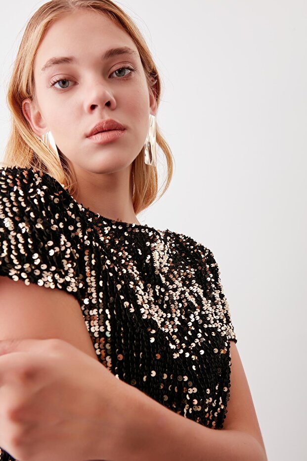 Pul Payetli Kısa Kol Bluz - 4