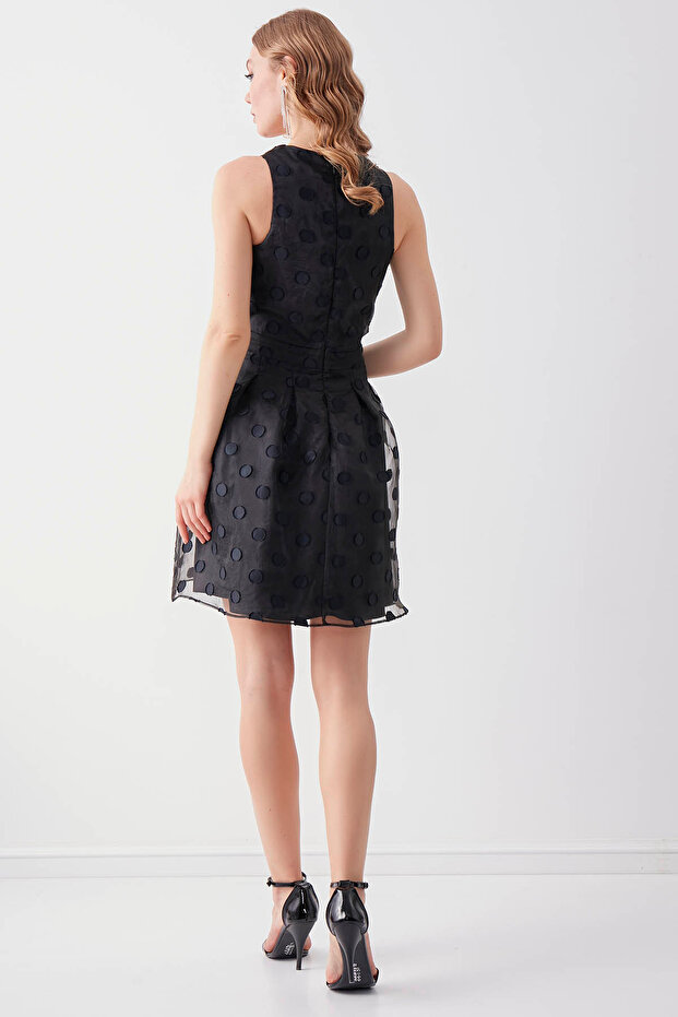 فستان منقوش بياقة على شكل حرف V - 3