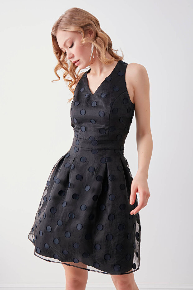 فستان منقوش بياقة على شكل حرف V - 2