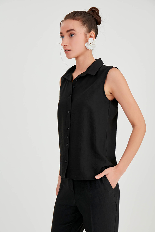 بلوزة بياقة صفر كم وزر أمامي - 4