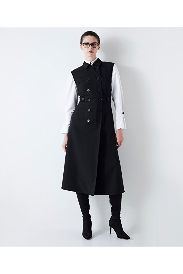 Kleid mit Knopf-Accessoires - 2