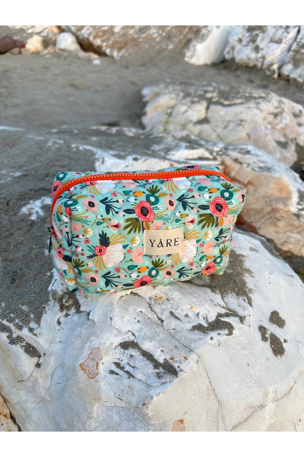 Mint Mixed Flower Fabric Toiletry Bag, Portable Toiletry Bag Travel Bag