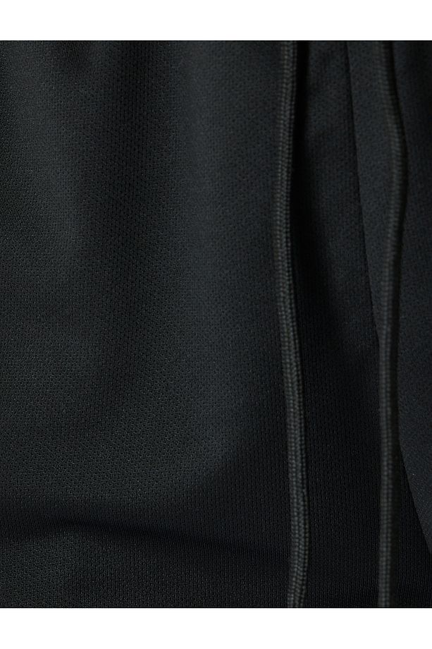 Geometrik Baskılı Cep Detaylı Basic Beli Bağcıklı Spor Şort - 6