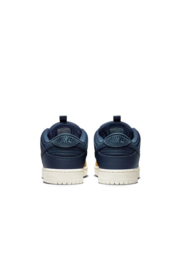 SB Dunk Low Unisex Sneaker - 5