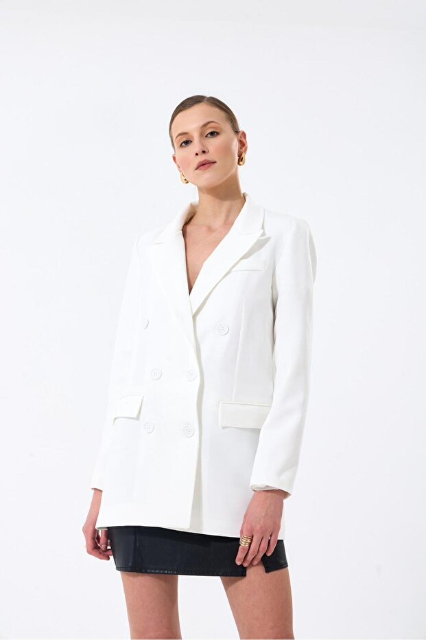 سترة نسائية ذات ستة أزرار - 2