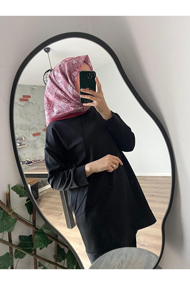وشاح منقوش ناعم عرقي أحمر