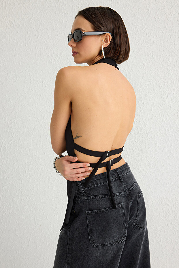 Siyah Sırt Dekolteli Halter Yaka Dokuma Bluz TWOSS25BZ00110 - 1