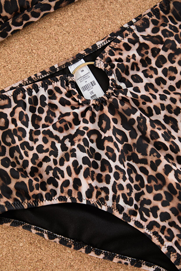 Leopar Desenli Üçgen Kaplı Bikini Üstü TBESS20BU0268 - 7