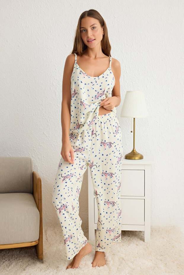 Ekru Hayvan Desenli İp Askılı Viskon Dokuma Pijama Takımı THMSS25PT00084 - 2