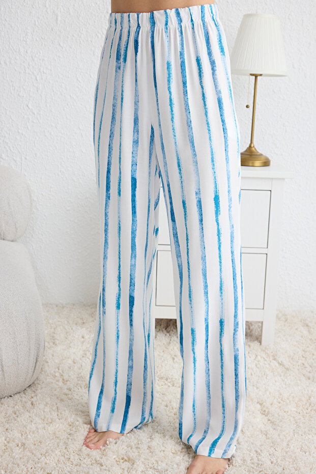 Beyaz-Mavi Çizgili Baskılı Baby Overlok Detaylı Viskon Örme Pijama Takımı THMSS25PT00141 - 4