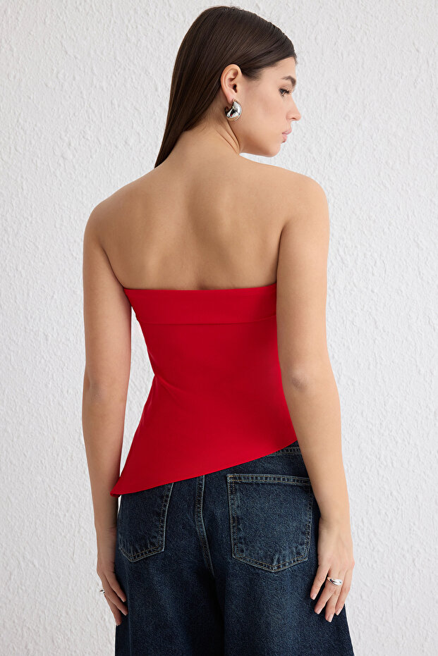 Kırmızı Straplez Asimetrik Kesim Dokuma Bluz TWOSS25BZ00172 - 5