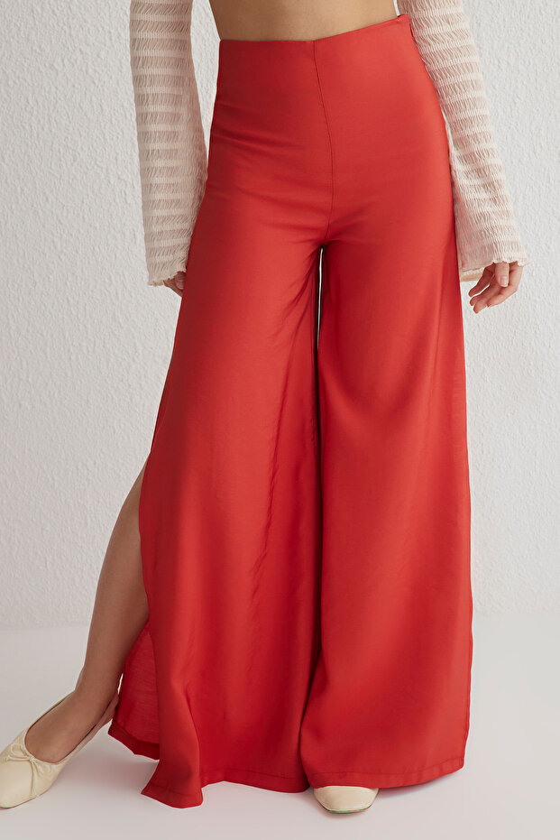 Kırmızı Modal Wide Leg / Geniş Paça Yüksek Bel Yırtmaçlı Dokuma Pantolon TWOSS25PL00006 Palazzo - 3