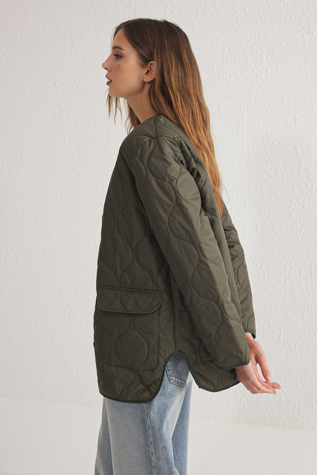 Wodoodporny, pikowany płaszcz w kolorze khaki TWOAW23MO00134 - 2