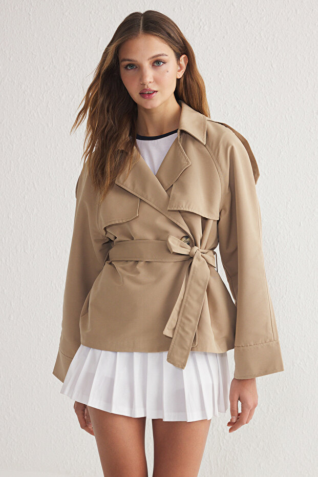 Bej Oversize Geniş Kesim Kemerli Trençkot TWOAW24TR00011 - 2