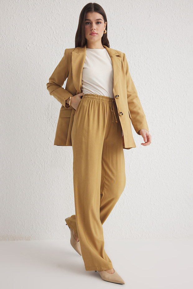 Camel Jakarlı Beli Lastikli Wide Leg/Geniş Paça Dokuma Pantolon TWOSS25PL00039 - 4