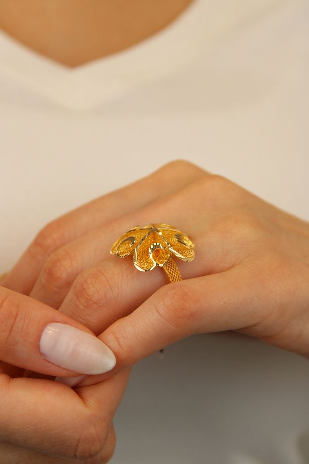 Çiçek Model Altın  Yüzük  14 Ayar  4,06 gram - 2