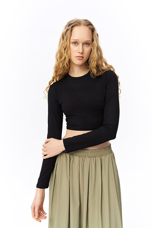 Crew Neck Long Sleeve Basic Crop Blouse Black - 3