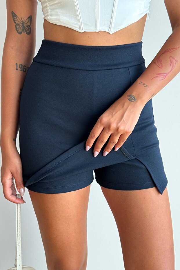 Önü Yırtmaçlı Şort Etek - 3