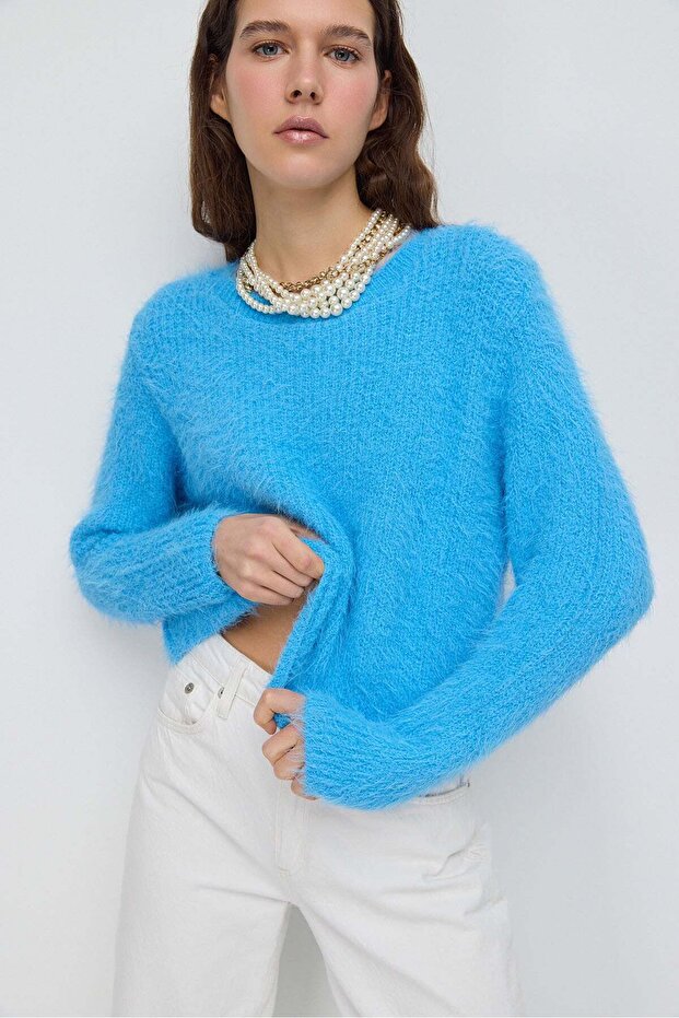 Kurzer Pullover mit Rundhalsausschnitt - 1