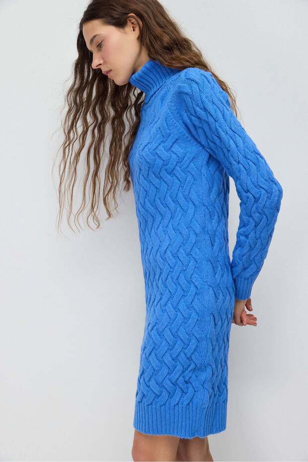 Rollkragen-Strickkleid - 2