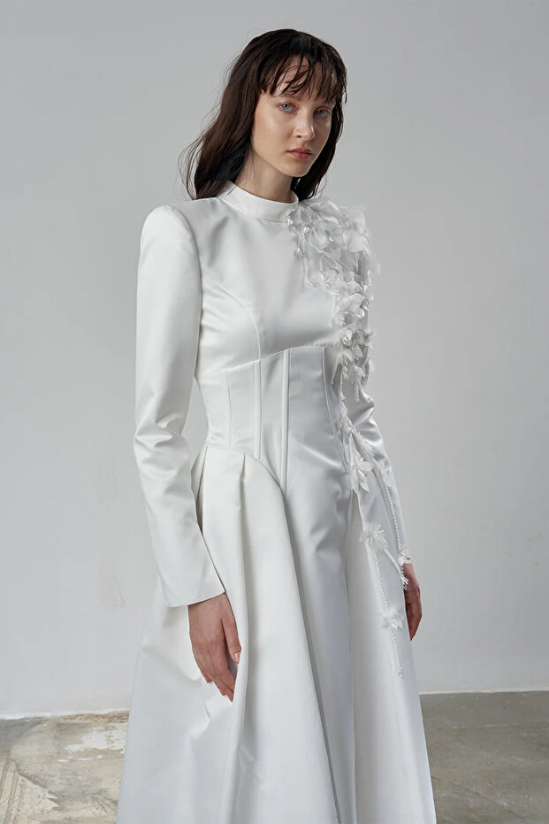 Üç Boyutlu Çiçekli Korsajlı Uzun Abiye Elbise - 2