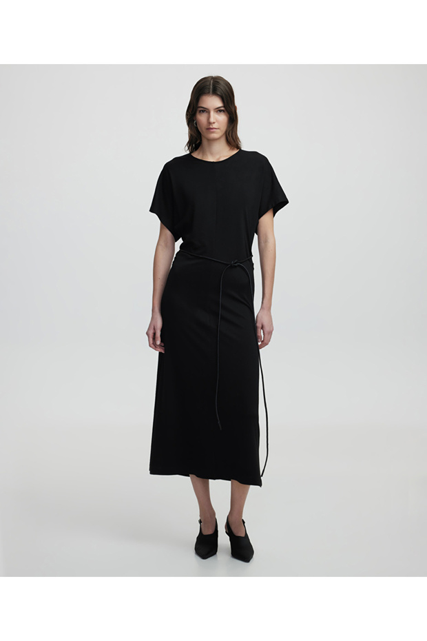 Suni deri kuşaklı elbise - 1