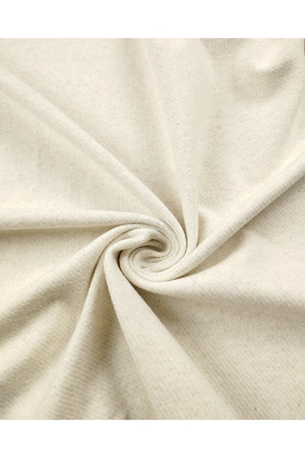 Kırçıllı Bej Renkte Jakarlı Örme En: 140 - 4