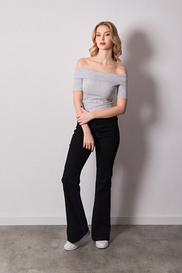 Basic Madonna Collar Blouse - 2