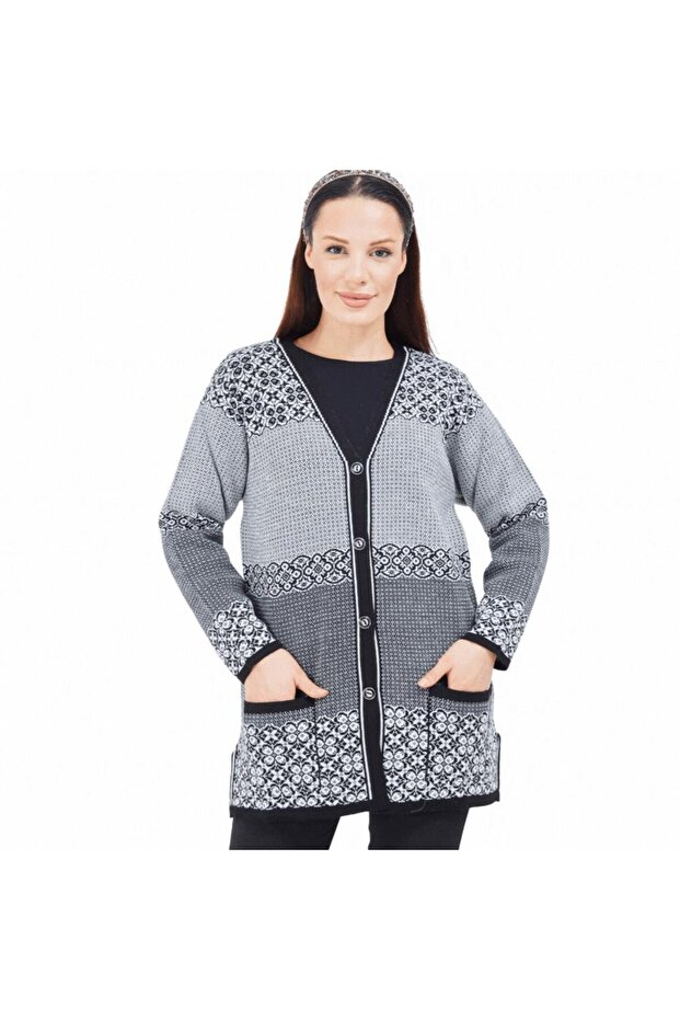 Women's Short Black and White Patterned Buttoned Knitwear Winter Mother Cardigan with Pockets