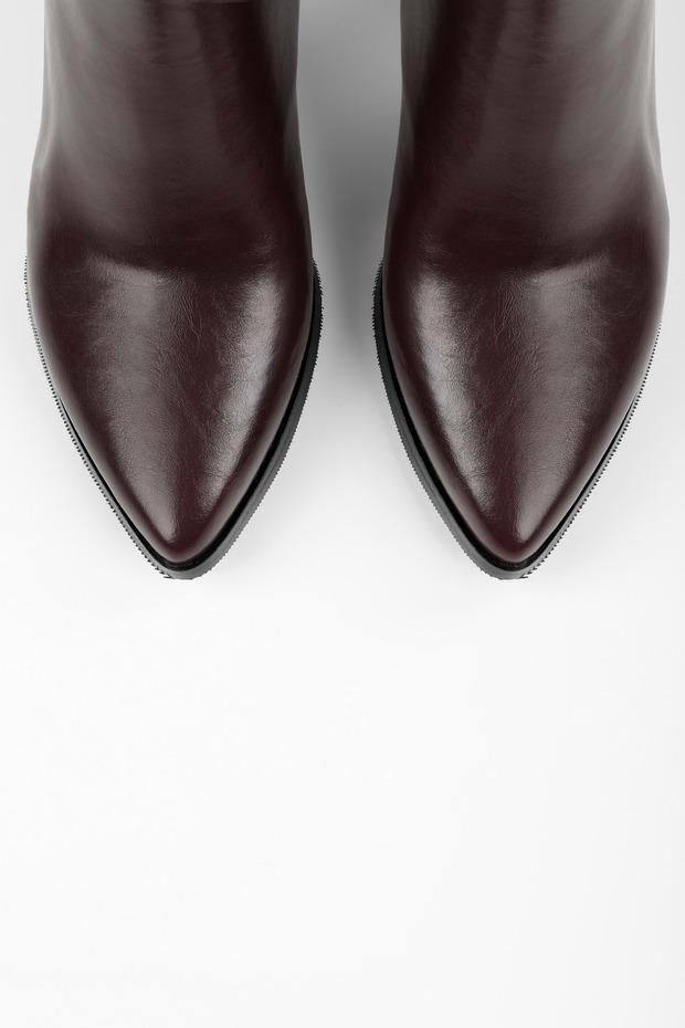 Dámské odvážné vínové kožené kozačky na podpatku - 4