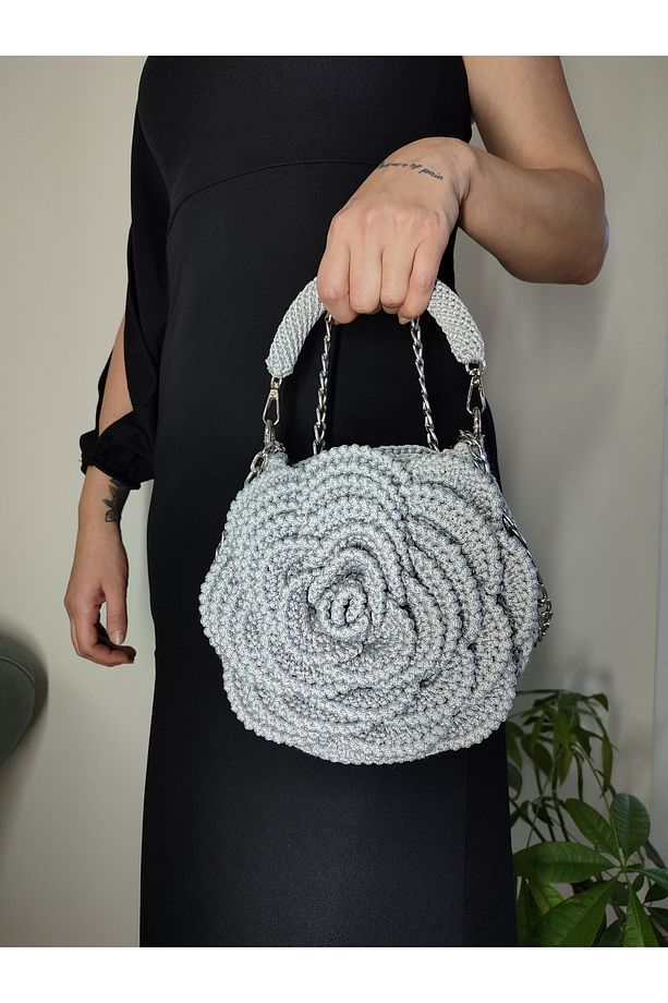 Polyester Makrome İpten Gül Detaylı Çanta - 1