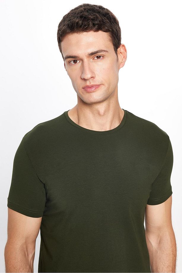 Erkek Slim Fit Dar Kesim Pamuklu Yumuşak Doku Likralı Esnek Kumaş Basic Haki Bisiklet Yaka Tişört - 2