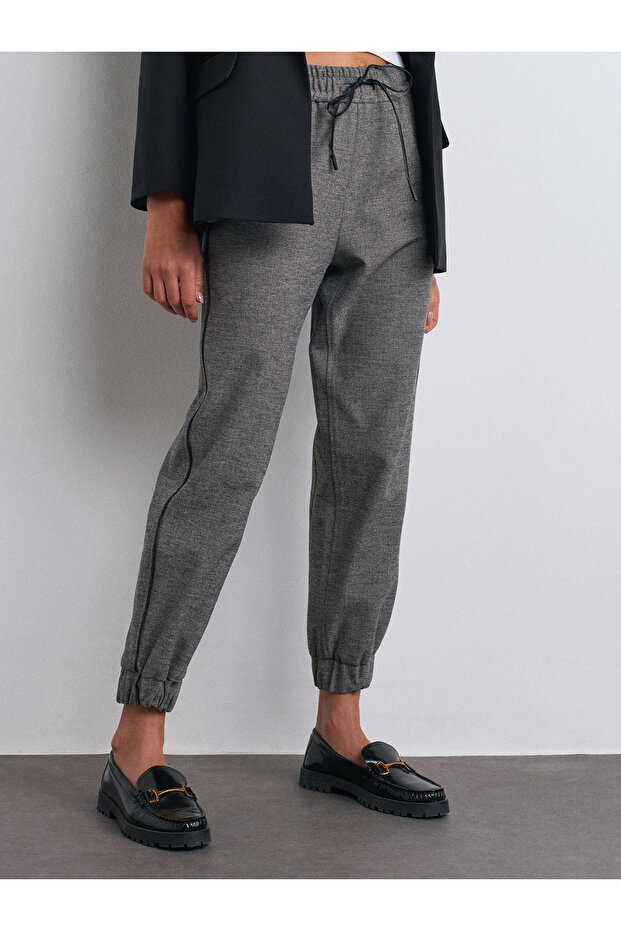 موديل 71608 - بنطال رياضي باللون الرمادي - 5