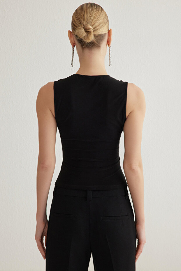 Siyah Drape Detaylı Örme Bluz TPRSS25BZ00023 - 6