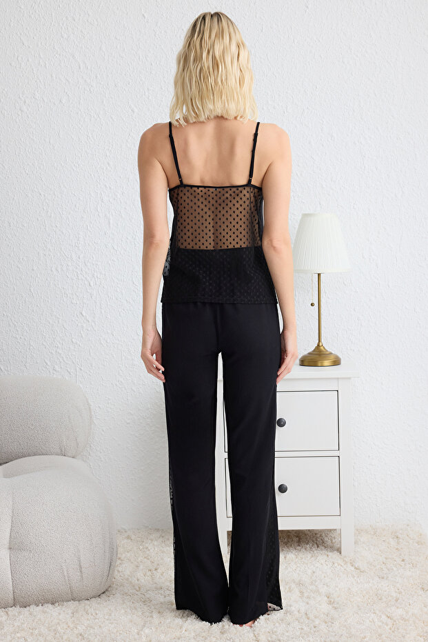 Siyah Puantiyeli Dantel Detaylı İp Askılı Viskon Dokuma Pijama Takımı THMSS25PT00128 - 6