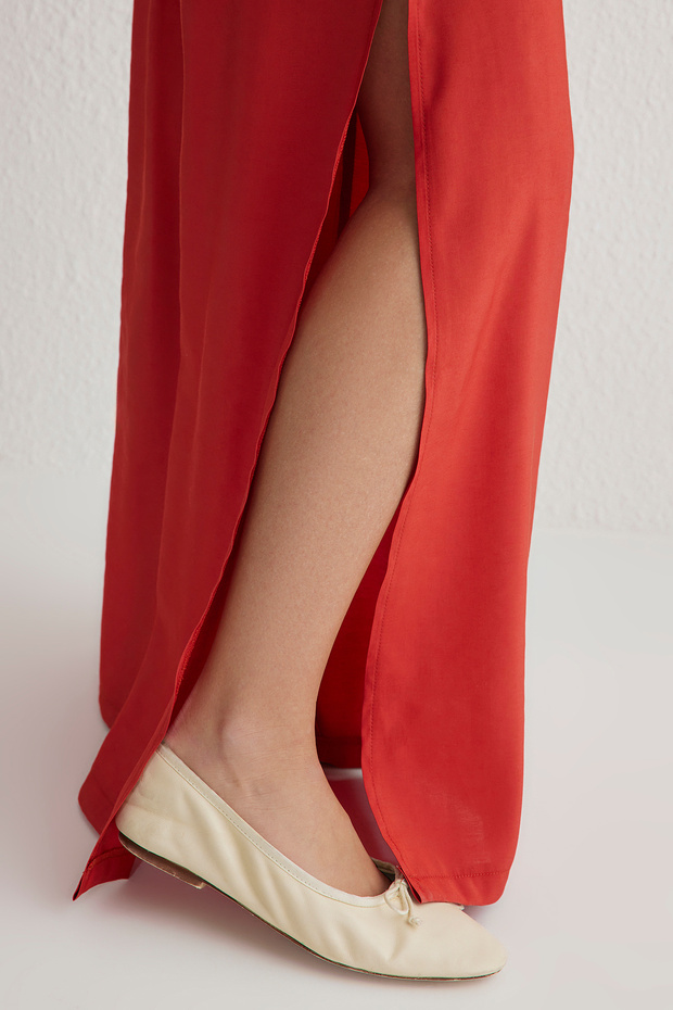Kırmızı Modal Wide Leg / Geniş Paça Yüksek Bel Yırtmaçlı Dokuma Pantolon TWOSS25PL00006 Palazzo - 4