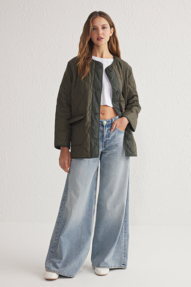 Wodoodporny, pikowany płaszcz w kolorze khaki TWOAW23MO00134 - 1