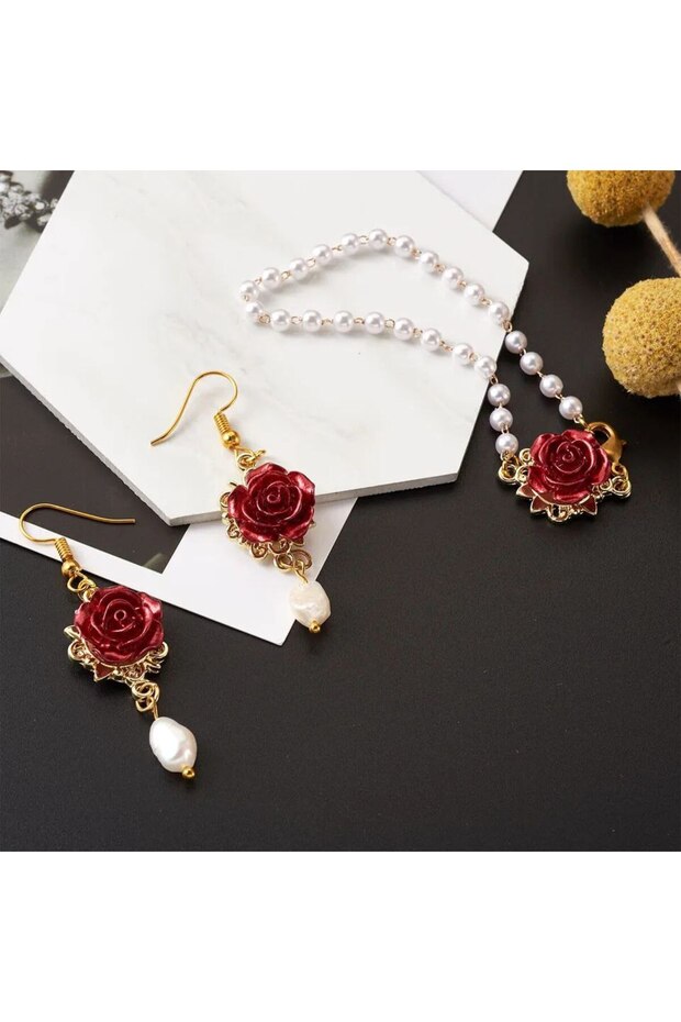 Stylish Women's Jewelry Set with Pearl Detail