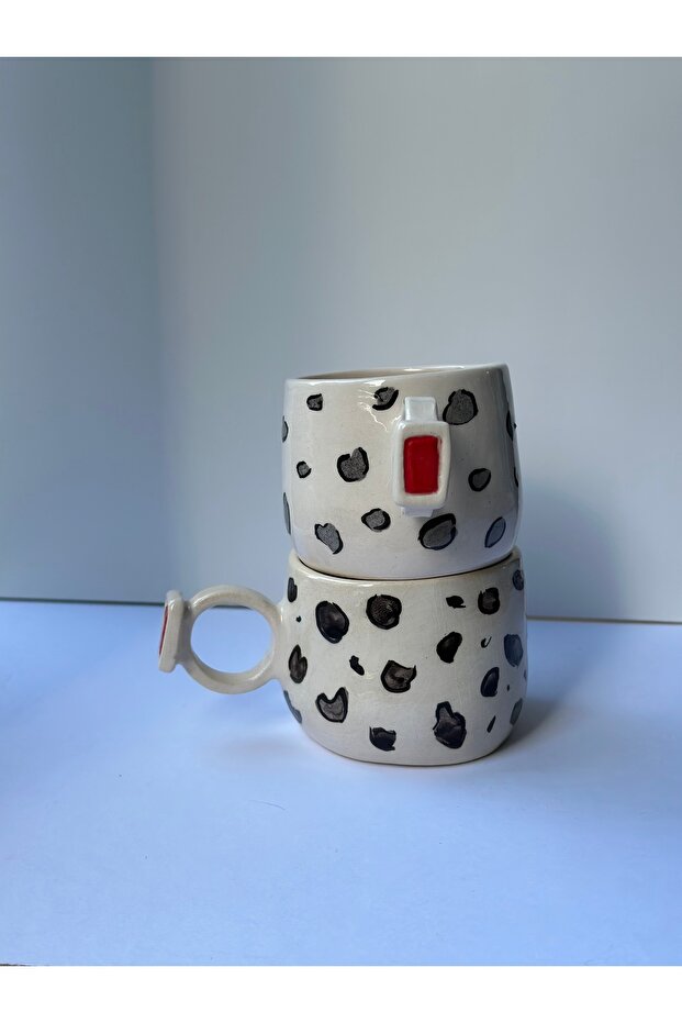 كوب مصنوع يدويًا من السيراميك بمقبض على شكل الفهد - 4