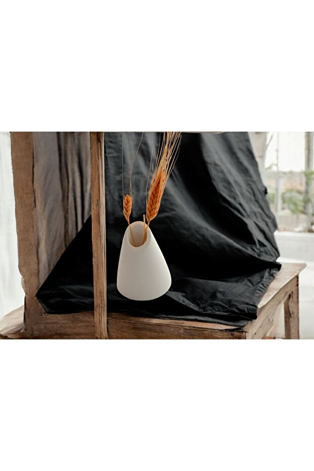 Decorative Modern Vase - 4