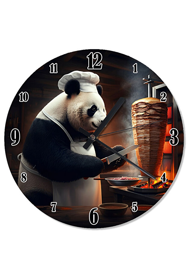 الباندا أثناء قطع ساعة الحائط بتصميم دوار