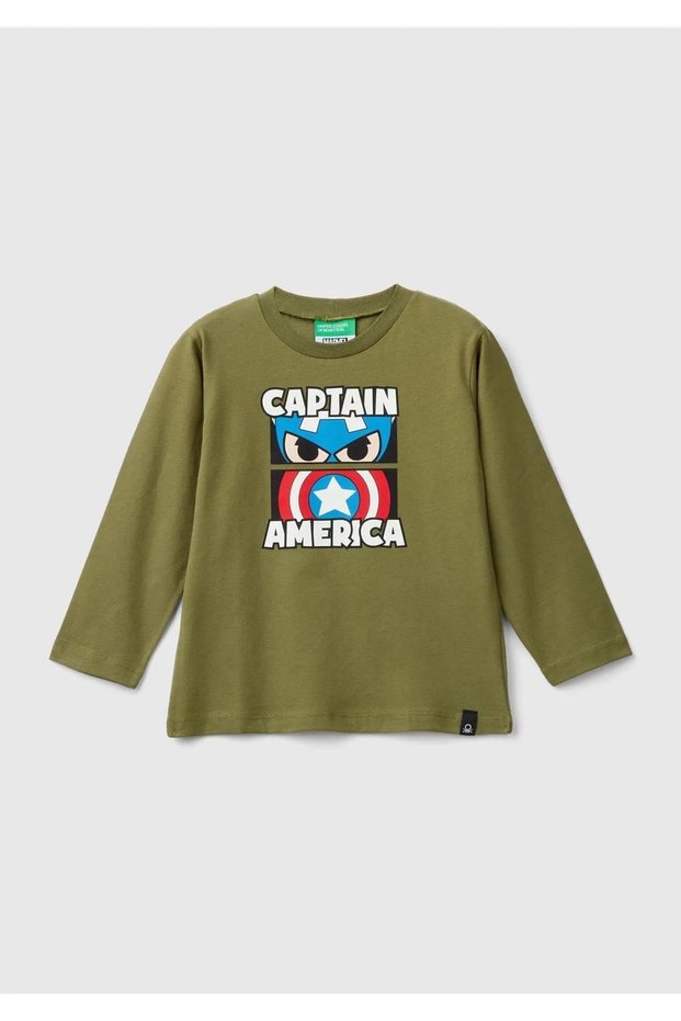 Captain america printed regular fit t-shirt with boy's khaki hem and logo